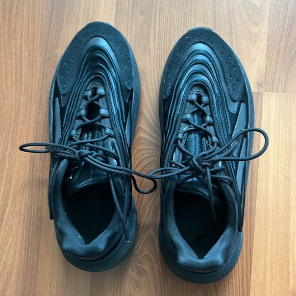 Adidas Ozelia Shoes - Picture 7 of 7